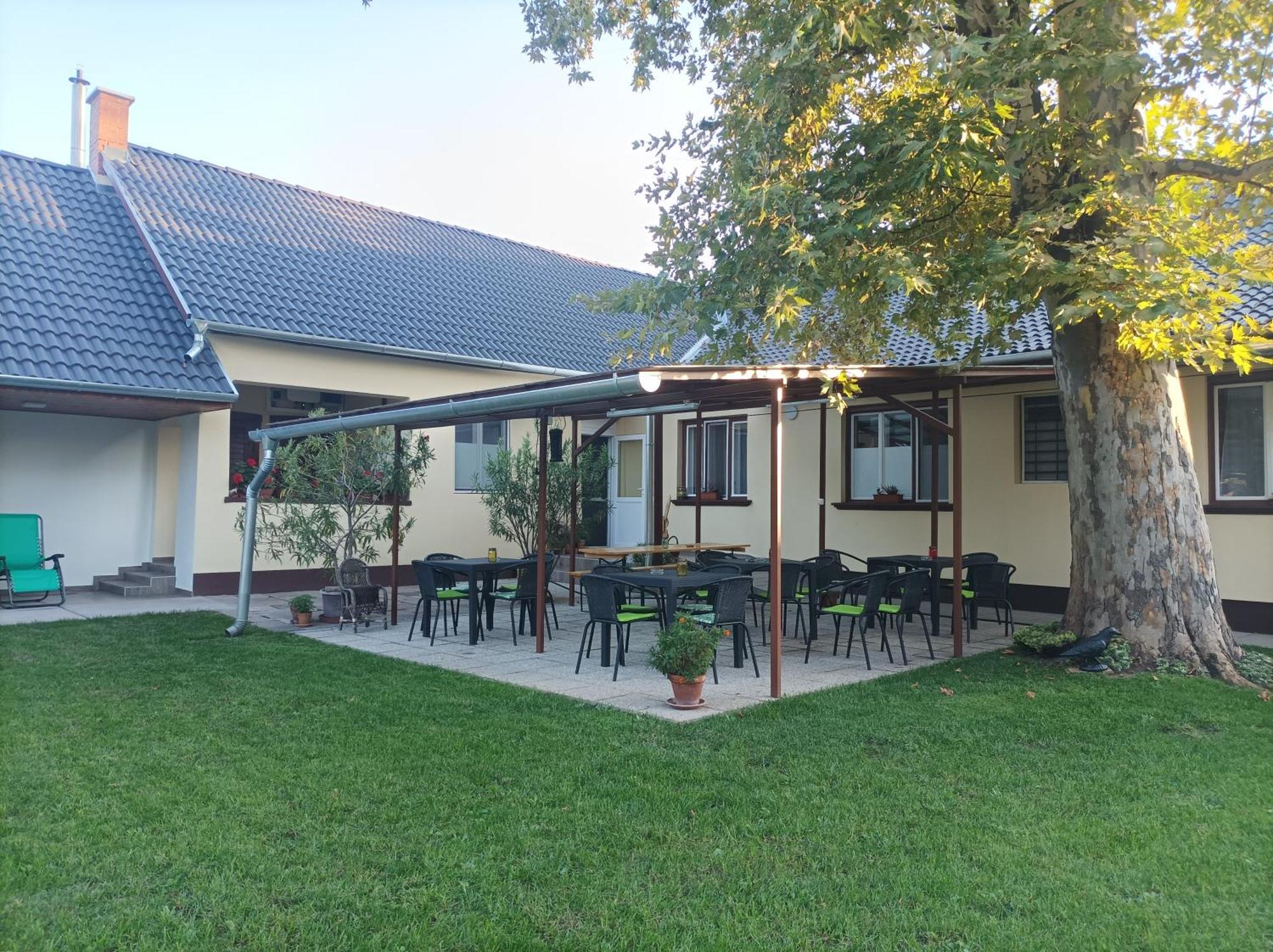 Tartós Szegfű Vendégház, Magánszállás Tazlar Extérieur photo