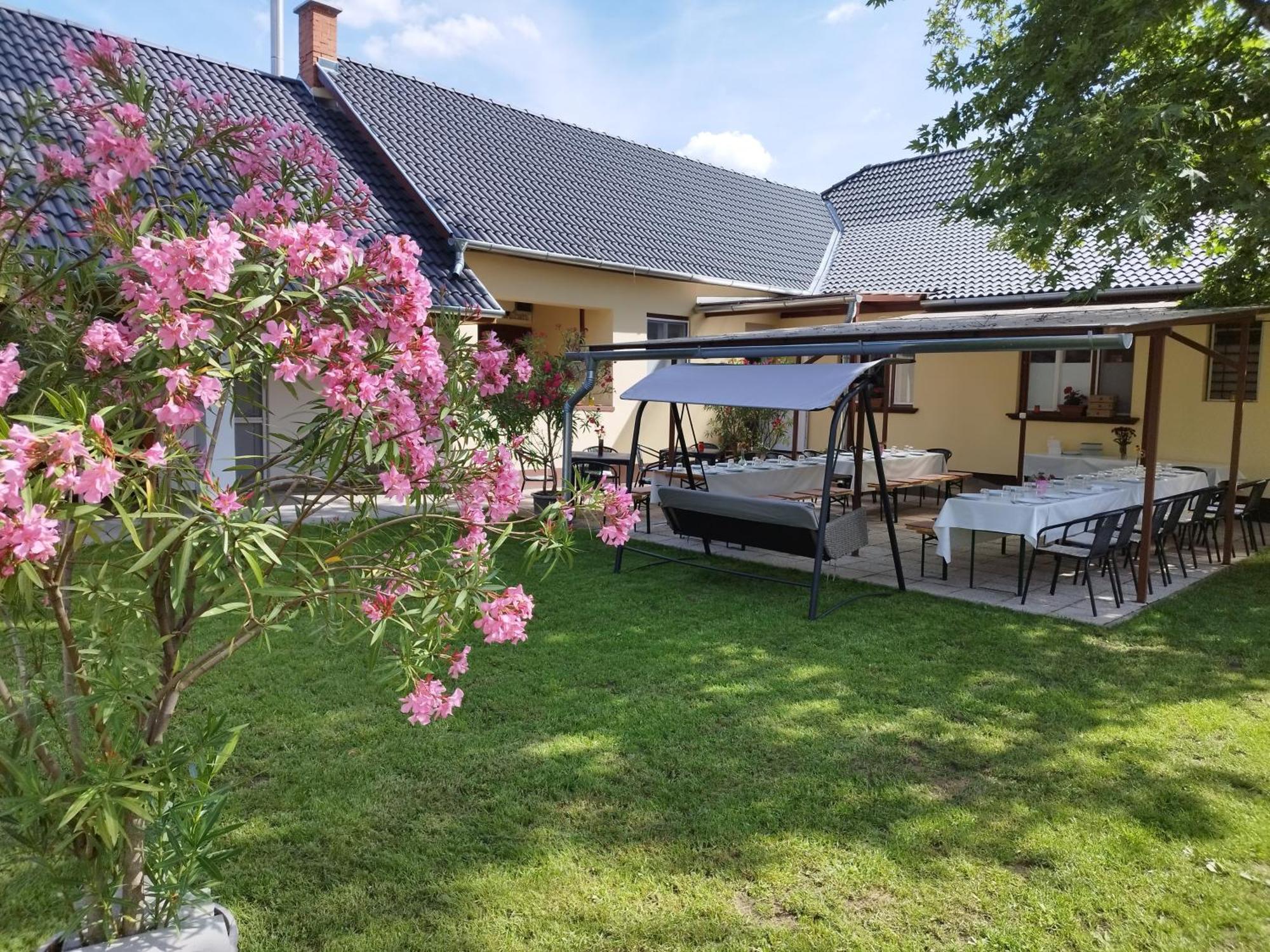 Tartós Szegfű Vendégház, Magánszállás Tazlar Extérieur photo